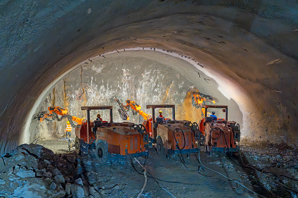 單臂掘進(jìn)鑿巖臺車